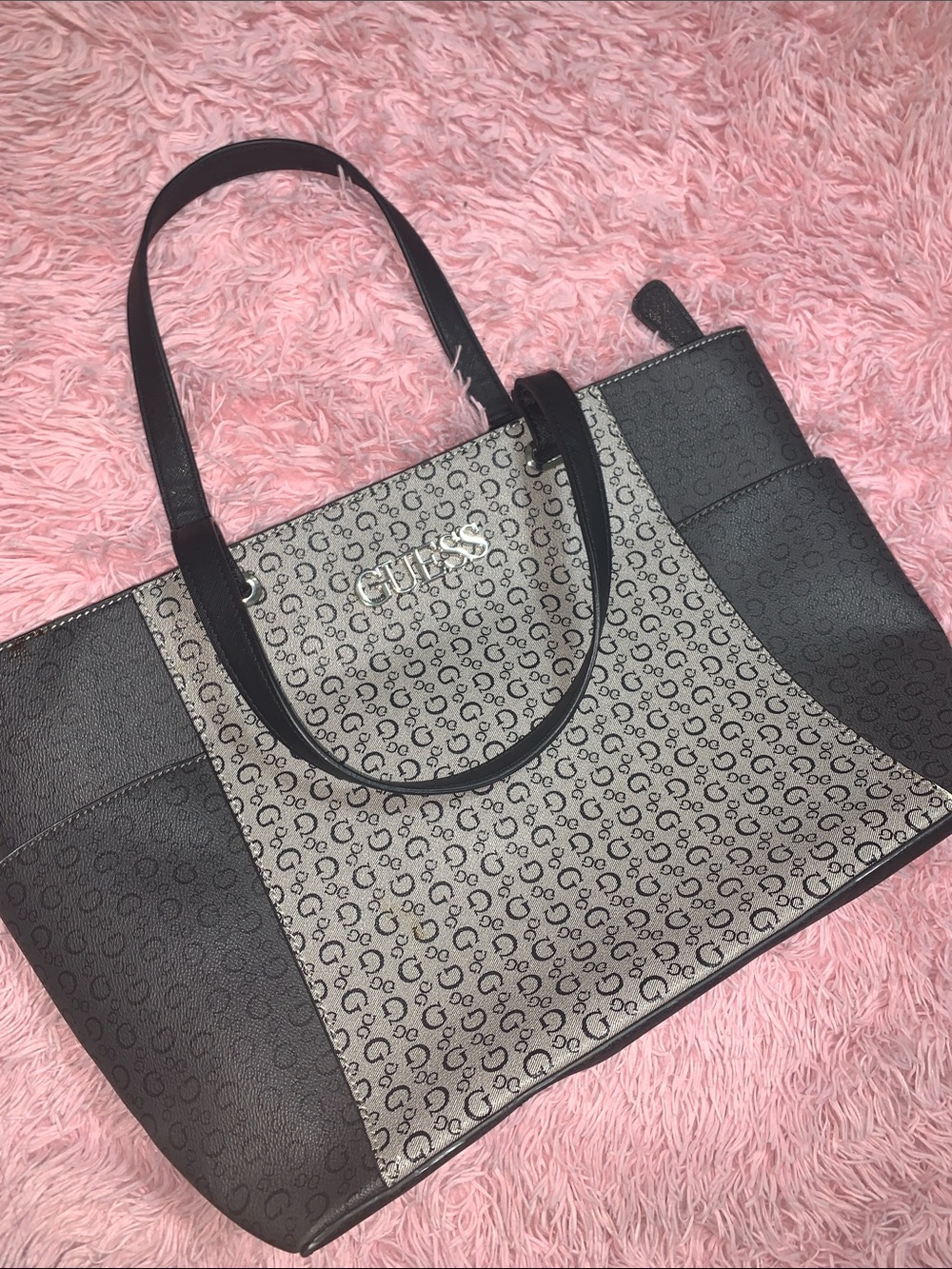 💓ALMOST BRAND NEW💓🙀GUESS Black and Gray Monogram Tote with Silver Logo